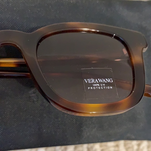 Vera Wang V465 Sunglasses in Tortoise main image 8